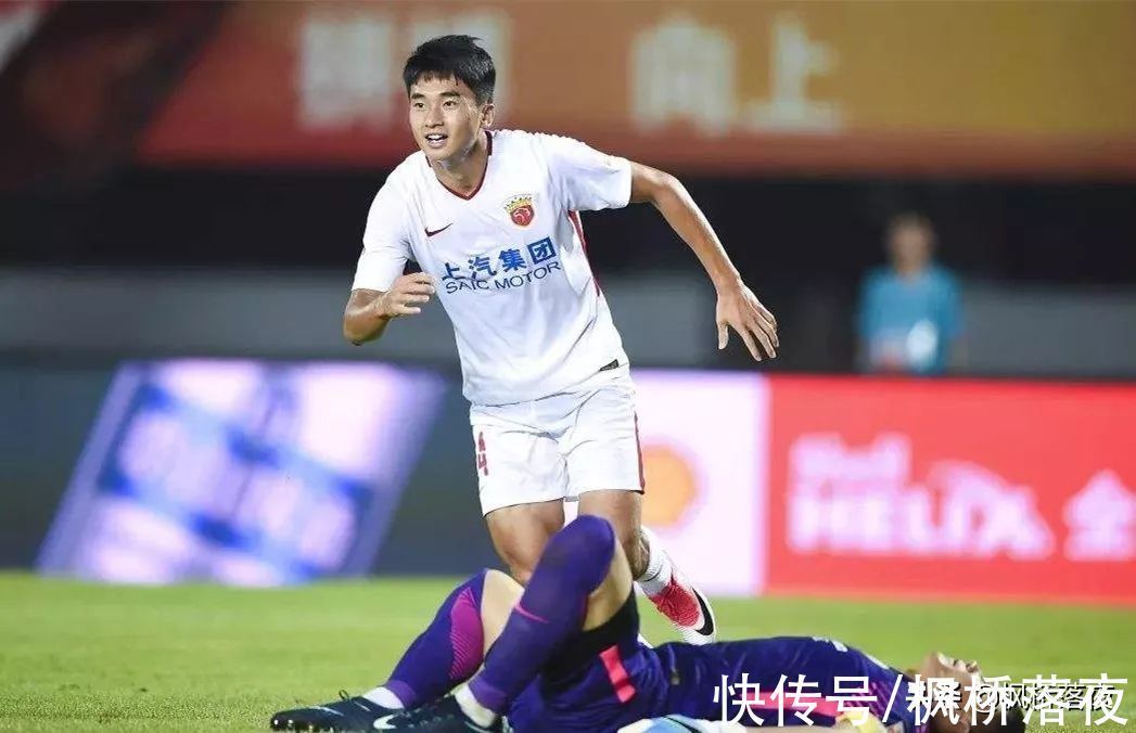 俱乐部|上港又出锋线小妖!单场上演梅开二度,头球完又轰世界波