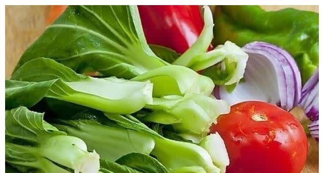 凉拌菜|医生提醒:这8类菜不能隔夜,吃不完最好直接丢掉,不要盲目节约