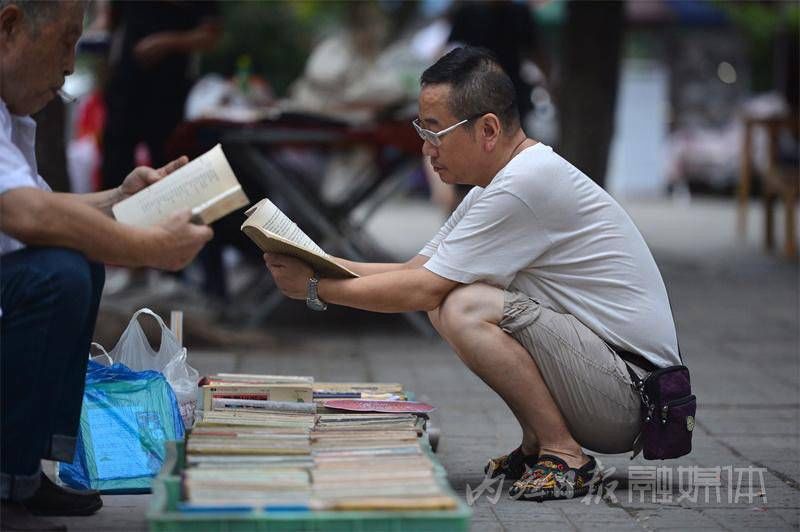 小人书|探访四川内江这个始于上世纪的古玩市场：遍地都是“宝贝”