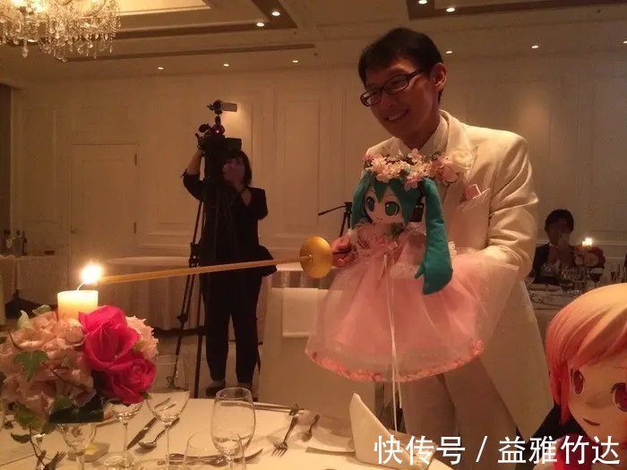 手办|“熊孩子”摔坏珍藏手办,爸爸愤然要求离婚,孩子妈:我做错了吗