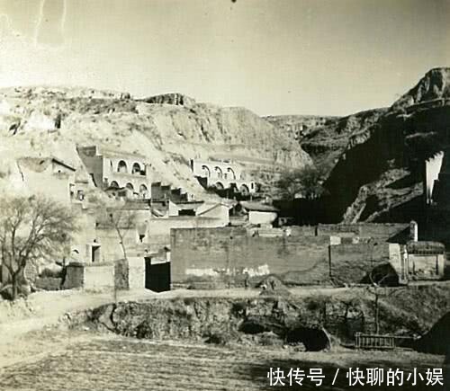 老照片|老照片:80年前的窑洞居民,生活虽苦,也还要笑一笑