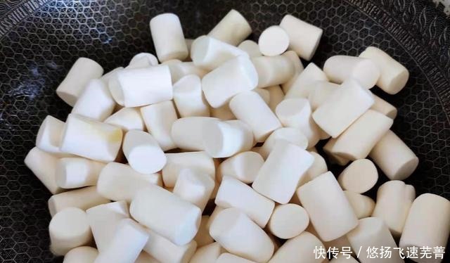 过年零食不用买,自己动手做牛轧糖,奶味香浓好看又好吃