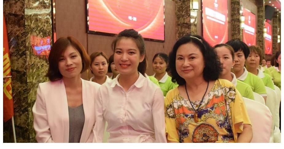 女孩|《非诚勿扰》无臂女孩台上牵手，台下惨遭抛弃，如今怎么样了？