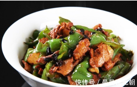 辣椒炒肉先炒辣椒还是先炒肉很多人顺序弄错了,难怪不好吃!
