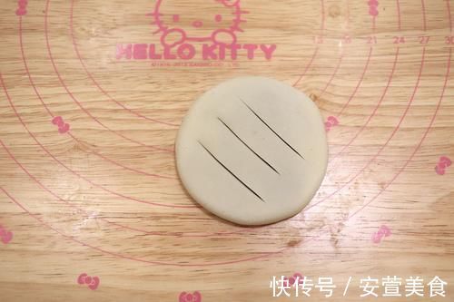 快过年了，教你用1块面做3种酥皮点心，菊花酥桃花酥漂亮又好吃