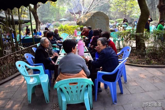 说法|为什么老人不愿意帮忙带孩子？三位老人的说法，中肯又心酸