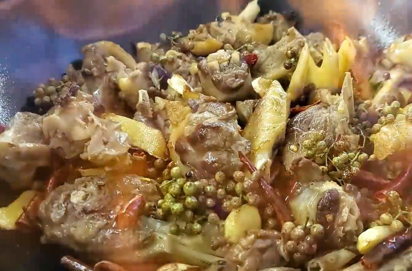 我家|鸭肉我家10次有9次这样做,麻辣爽口,胃口大开,吃完直呼过瘾