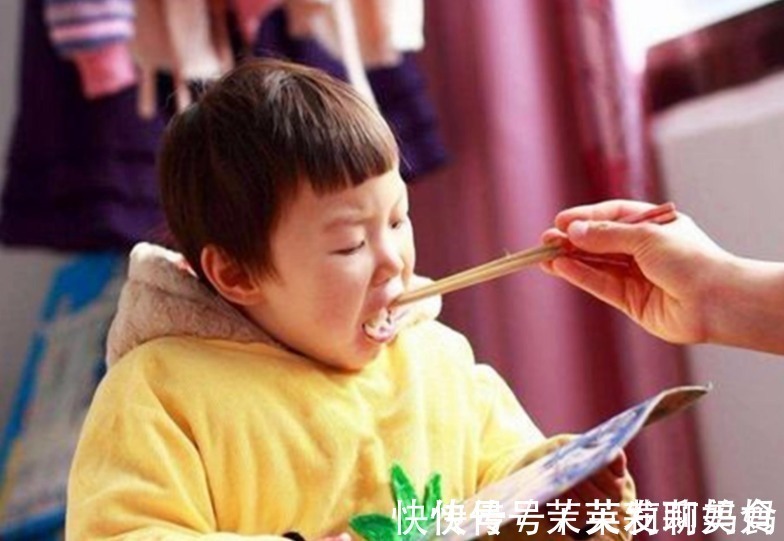 美芽|“不愿吃儿子有口水的剩饭”一碗剩饭,炸出了一群嫌娃恶心的亲妈