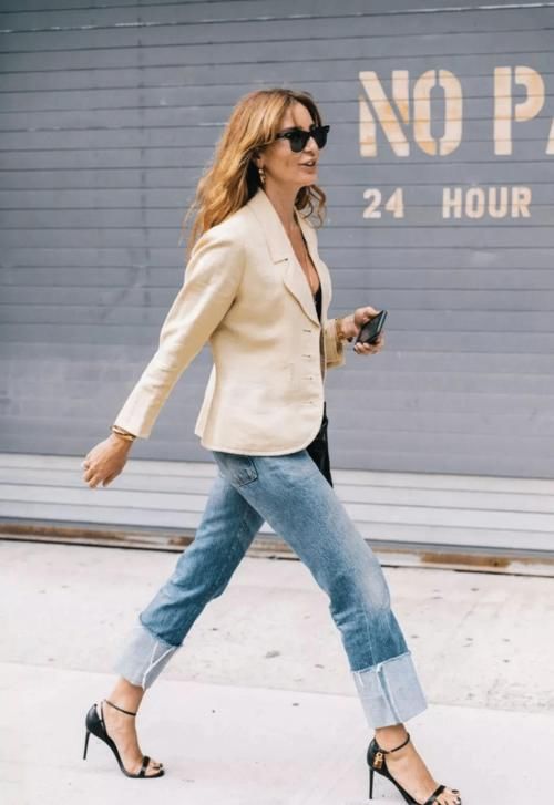 最近火了一种颜色，叫“奶枣色”，显白提气色，很适合黑黄皮