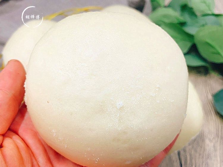 做馒头时,从不放酵母和小苏打,放一瓶饮料,馒头各个蓬松柔软