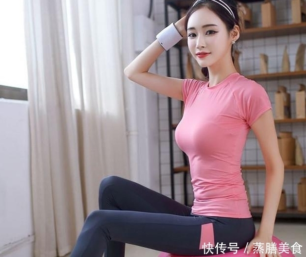 妩媚|拥有女神气质小姐姐,穿上紧身打底裤,尽显妩媚迷人性感韵味