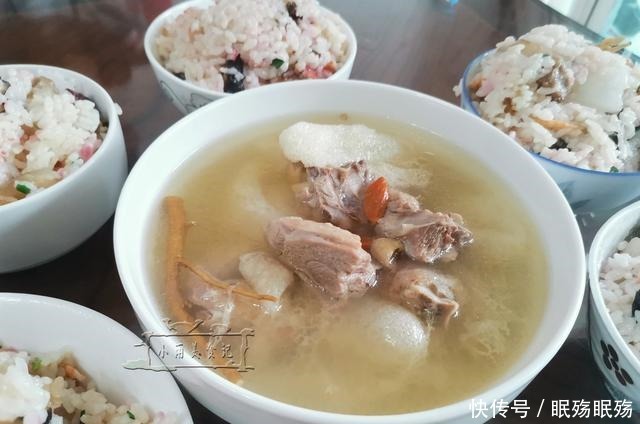 一家6口的午餐，主妇午餐这样做简单，全家老小都满意，特省事