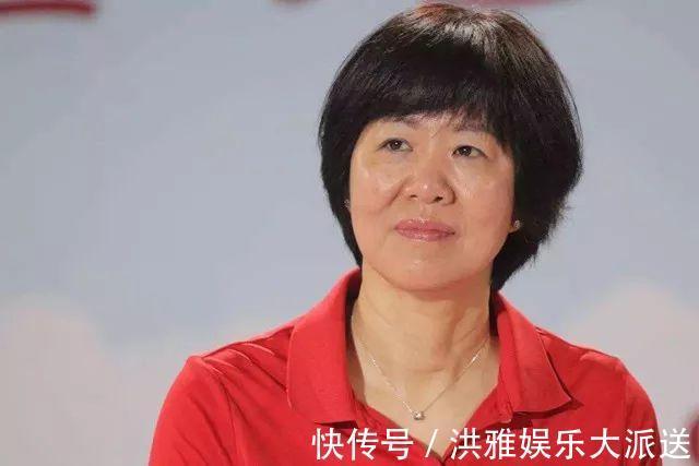 运动员|吃水不忘打井人！女排世界冠军荣归故里，20岁就懂感恩启蒙教练