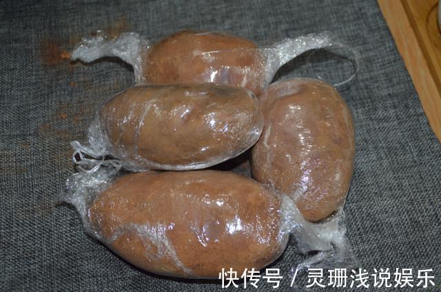 塑料袋|今天才发现,土豆这样保存,放一年不发芽不变绿,真的太实用了