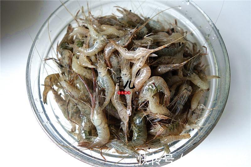 下酒|小河虾好吃的做法，简单美味，酥香可口，下酒又补钙