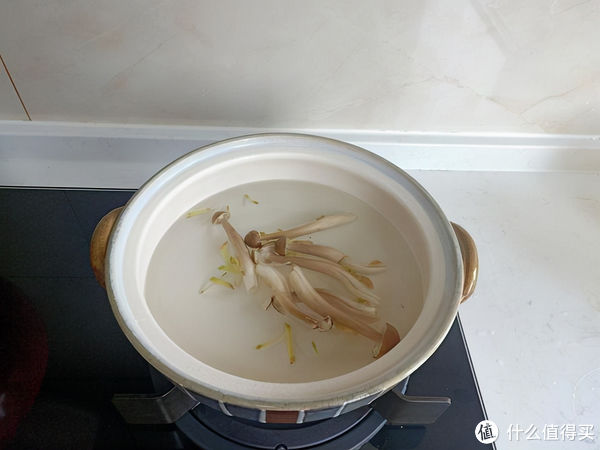 小鱿鱼|想贴秋膘,从这碗汤开始吧!随手一煮鲜掉眉毛,太简单