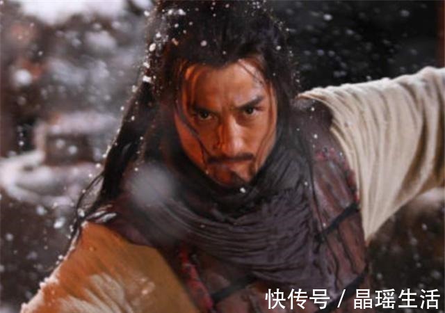 林冲#水浒第一高手，在梁山中威望却不高，原来被宋江拉来压制林冲的