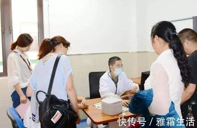 中国健康促进与教育协会|有几类“催熟食物”,一步步把孩子推向性早熟,父母少让娃吃