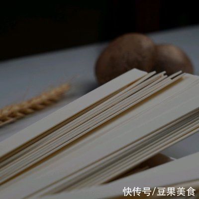 小米椒|说起家常菜,“亦”碗油泼面不能少