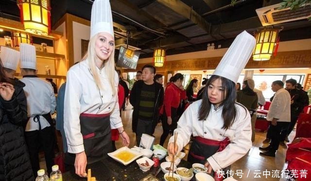  美国遭到冷空气的袭击，中国火锅进军美国，老外根本停不下来