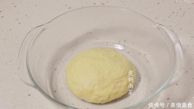 加它做的油条,味道很正,又松又脆又香,凉透了也香的可以当零食