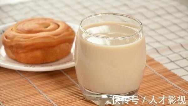 复原乳|这4种牛奶,超市里随处可见,但不适合孩子喝,你家孩子喝了吗?