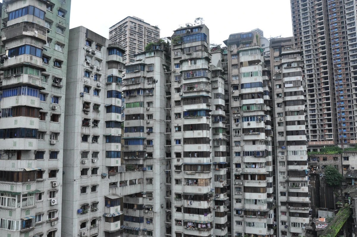 楼市|20年老房子被银行拒贷，卖不掉的老房子，锅是谁的