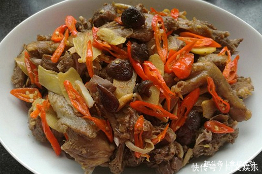 越吃越爱吃的特色菜,鲜辣香甜的滋味在舌尖蔓延,大人孩子抢着吃