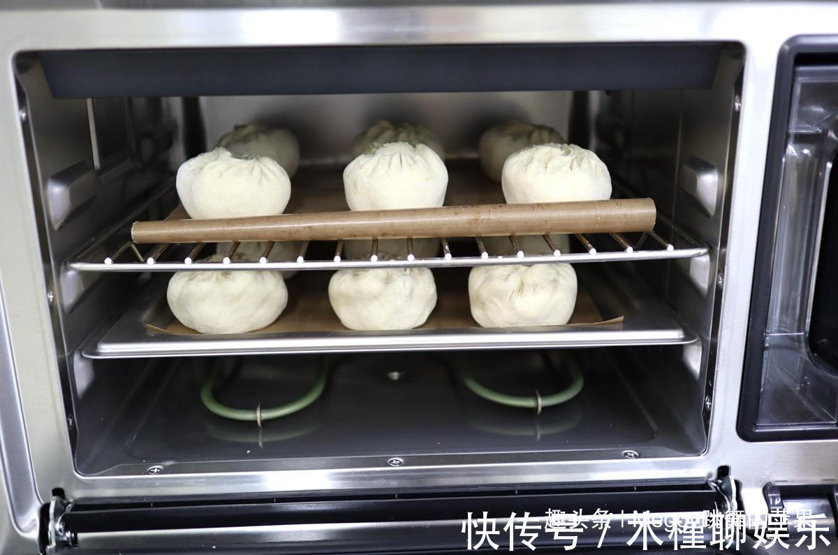 面团|三个萝卜一盆面，蒸出的大包子比肉香，越吃越香！