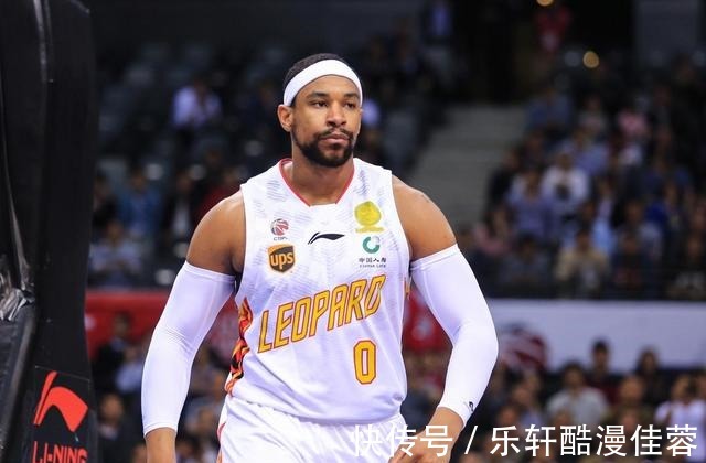 三分|绝平三分良机,被猪队友挤出界外,深圳少了沈梓捷真不行!