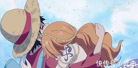 海贼王|海贼王:女帝白星同款“宠溺”,罗宾也不差,可路飞只对她“好”