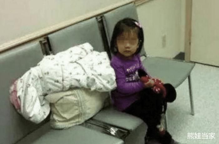 独自一人|孕妇深夜生二胎，女儿独自一人在产房外等候，护士询问后哽咽