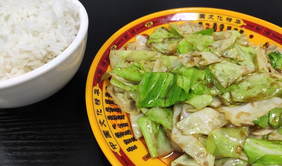 炒包菜，别再直接下锅了，牢记这1步，包菜更爽脆，颜色更翠绿