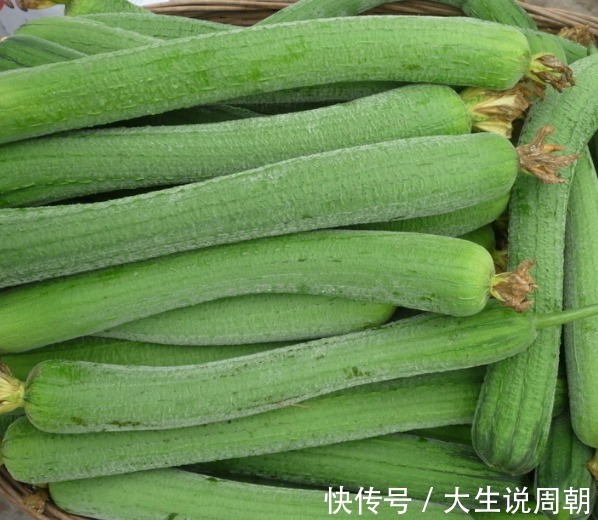 毒素|女性月经量少,还痛经,不妨常吃3种食物,活血调经,排子宫毒素