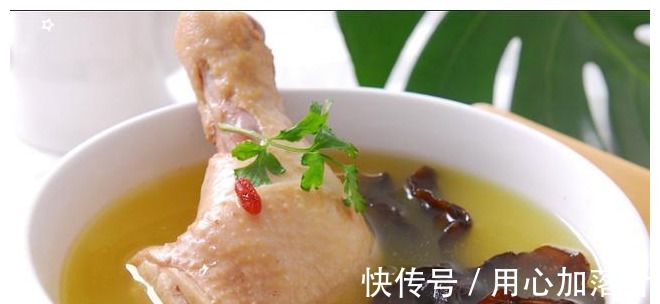 滋补身体|老母鸡汤，又养胃又滋补身体，好馋人啊！老母鸡汤，又养胃又滋补身体，好馋人啊！
