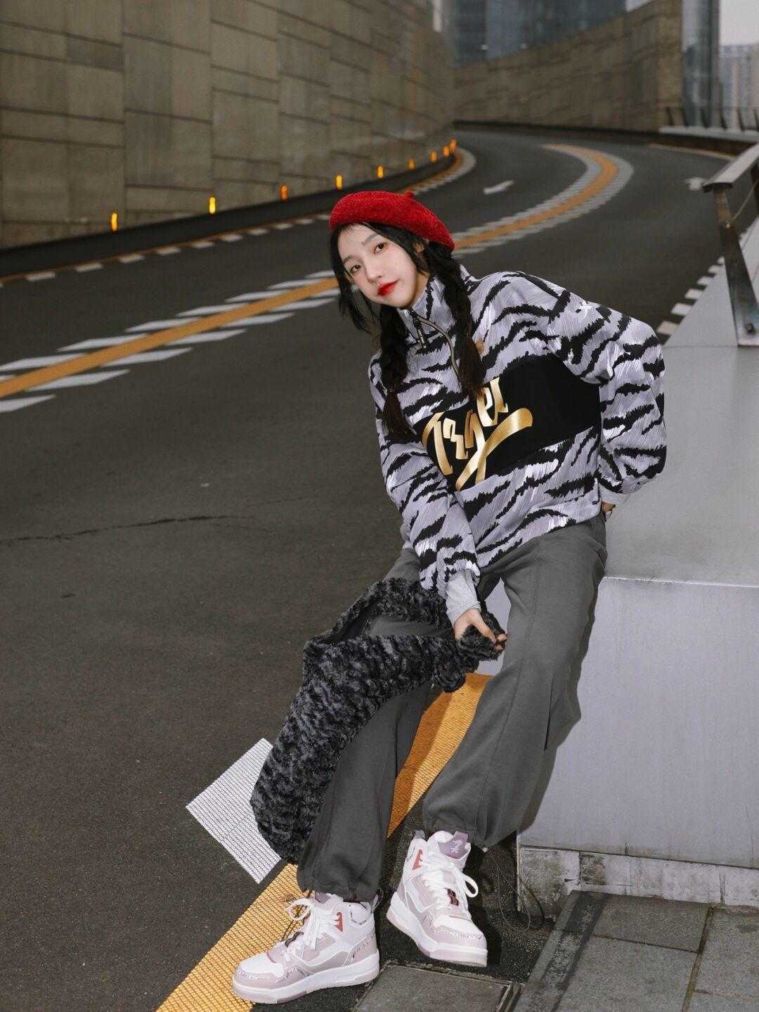 鎏金 今年流行“烫金元素”,个性时髦又有气场,普通人也能穿出高级感