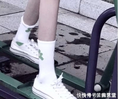 女生公认“最伤脚”的3种鞋子,高跟鞋未上榜,第1个男生也贼喜欢