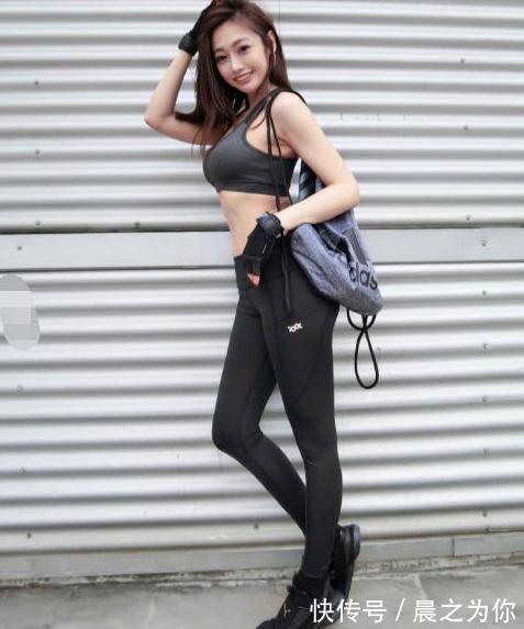 紧身 -清秀唯美的打底裤女神,秀出完美身形,散发出浓郁的时尚气息!