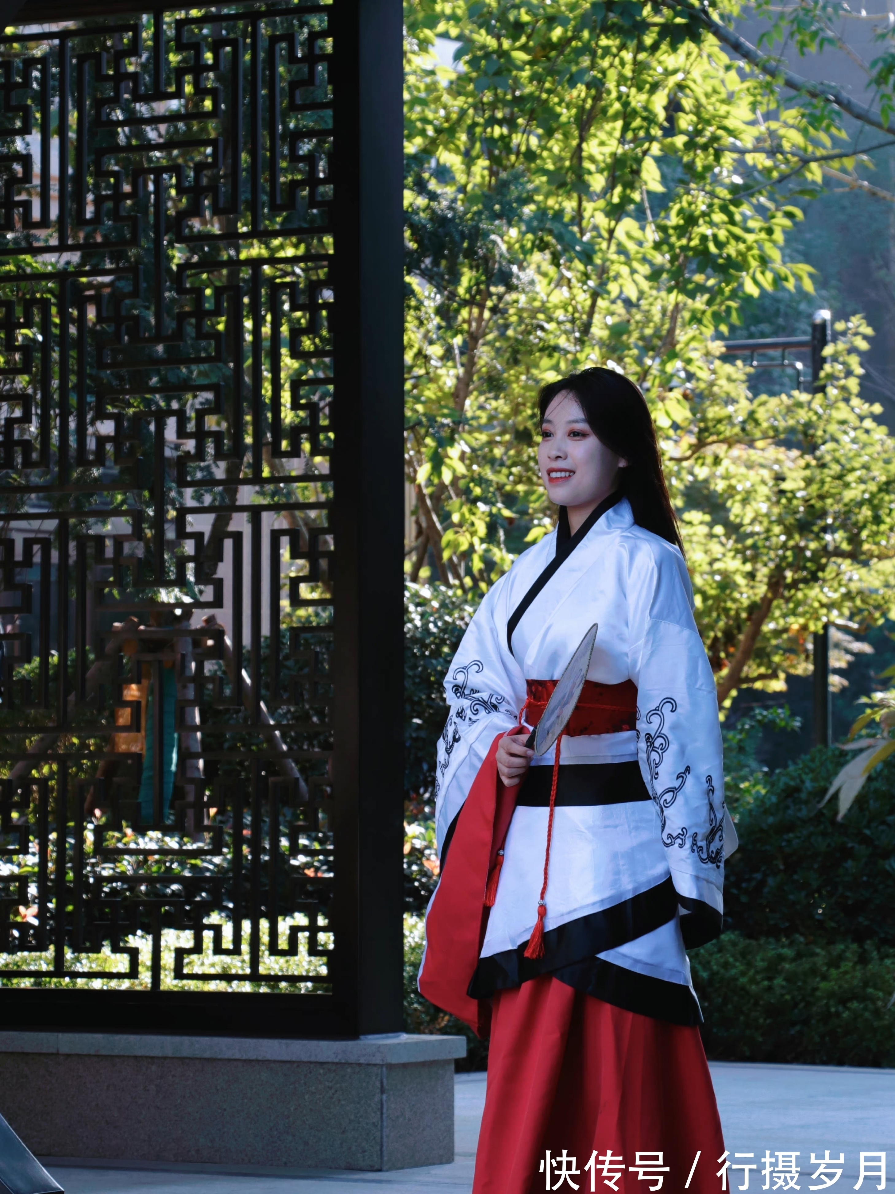 小溪$春风十里,不如遇见你!