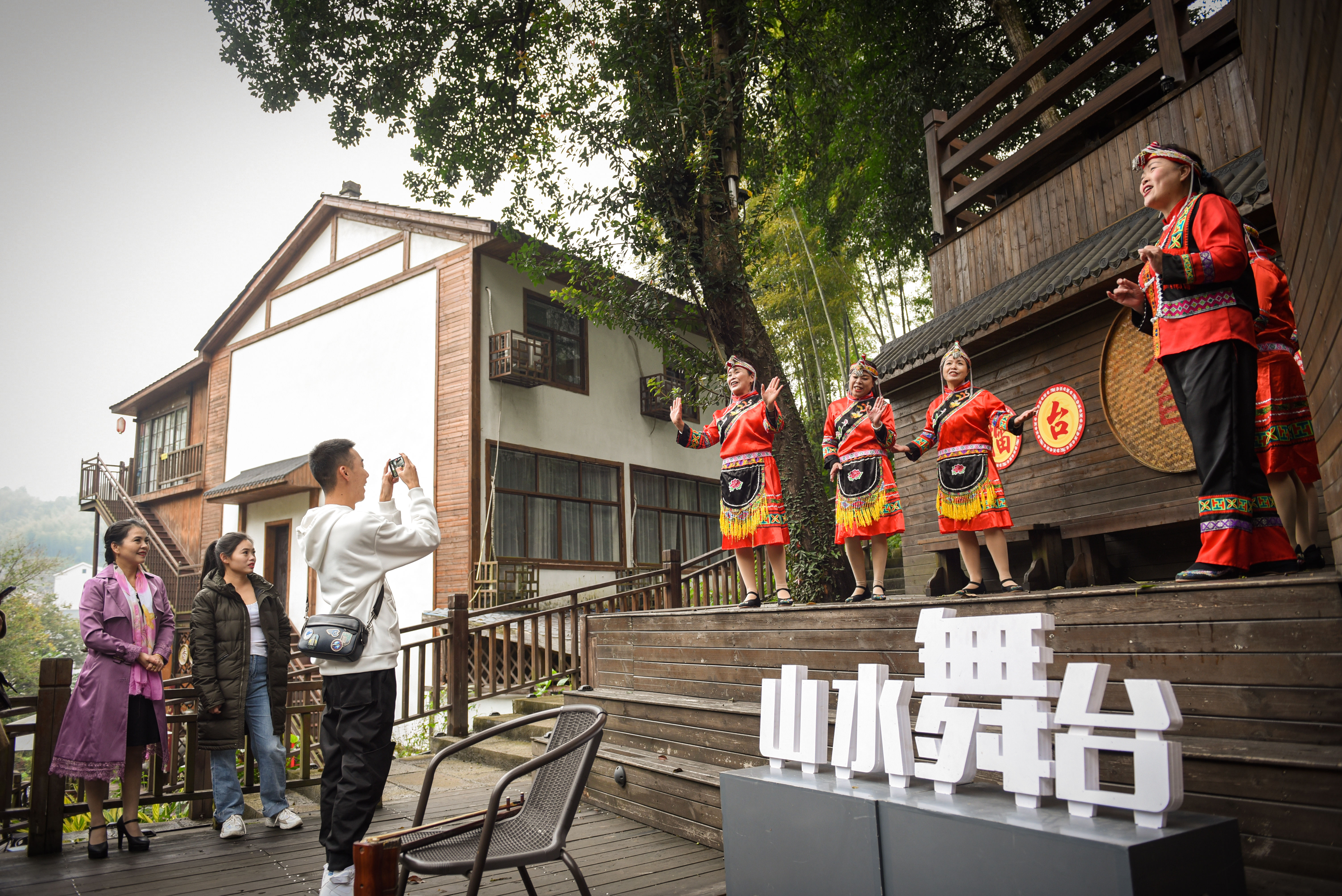 吴晶晶&文成百姓有了自己的舞台，文化惠民奏响“精神共富”新乐章