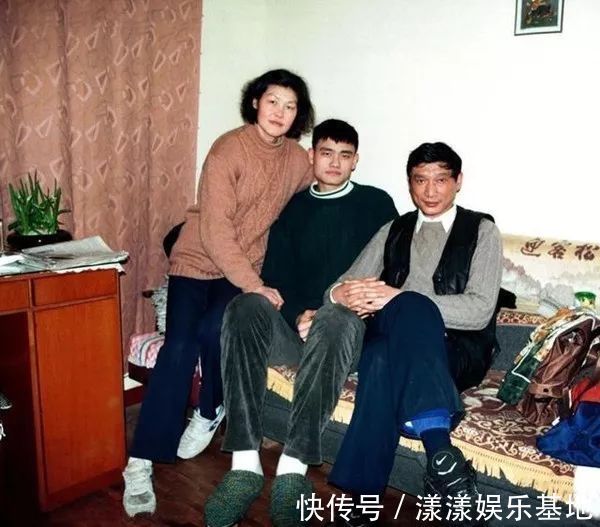 父母|夫妻是地道东北人，生出混血儿，爸爸连做三次亲子鉴定结果都一样