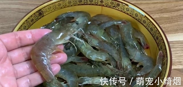 入味|煮大虾时,加水煮就错了,学会这样做,虾肉入味又好吃,太香了