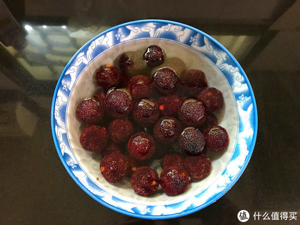 做法|杨梅又有新吃法，放锅里一煮，Q弹爽滑，清凉又解暑，做法超简单