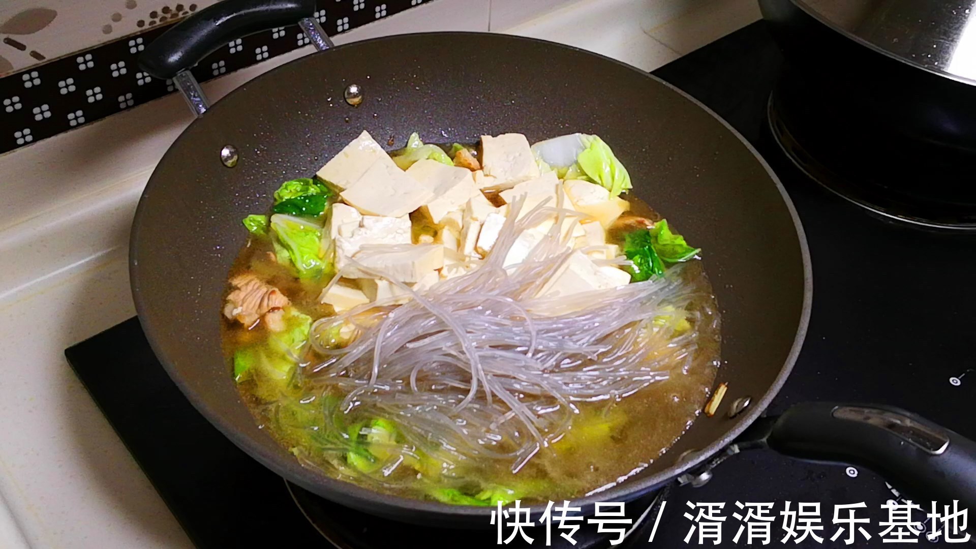 白菜炖粉条怎么做好吃原来有诀窍，教你饭馆的做法，太香啦！