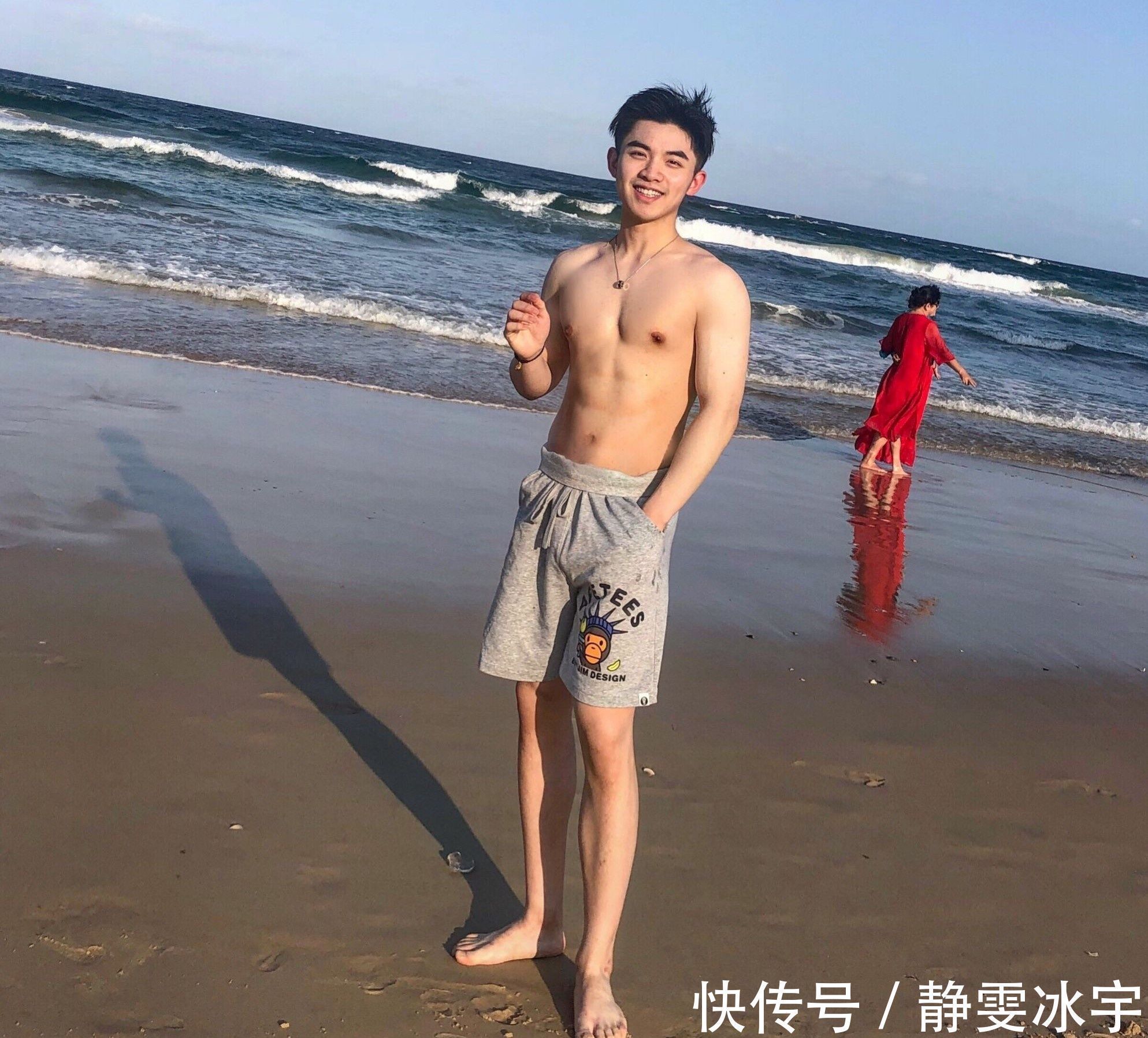 辉辉|身高1.53米的妈妈,孩子15岁身高就有180了,长高经验可学学