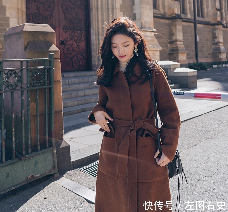 无与伦比|冬天里大衣尽量别配短裙,冻腿,瞧下图女人穿搭,美的无与伦比