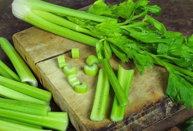 血管堵塞|血栓的“克星”找到了,3种蔬菜每天吃一吃,血液干净,血管不堵