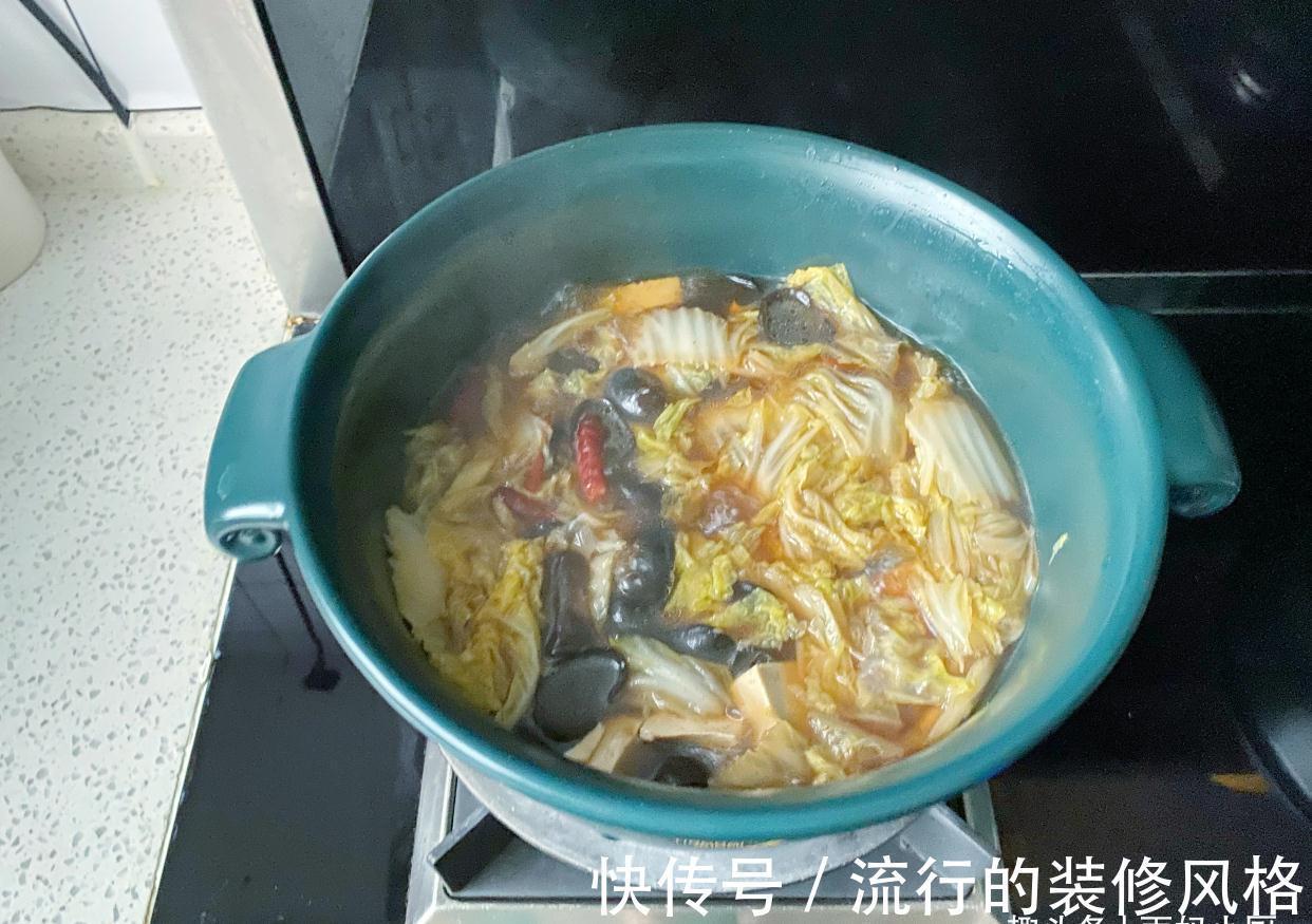 白菜豆腐煲怎么做好吃?先放豆腐还是放白菜?简单2步入味又好吃