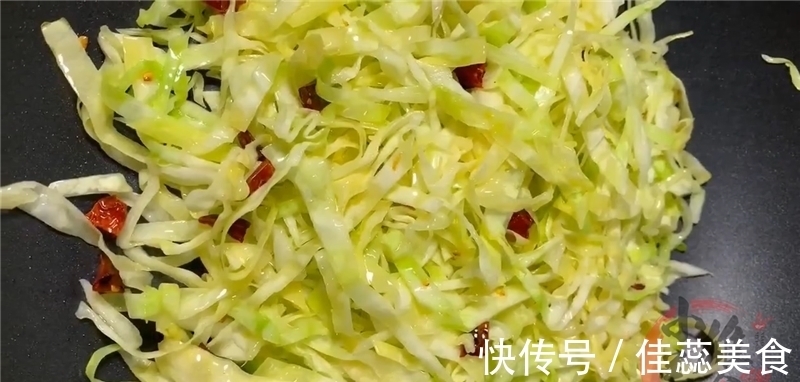家常|我家最爱吃此道菜,简单又快速,3块8钱一大锅,全家百吃不厌