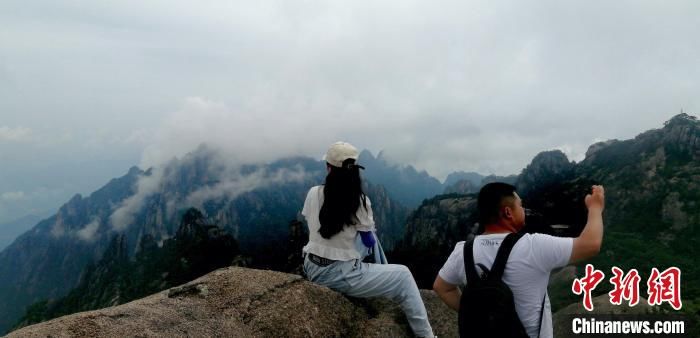 段雪峰|端午假期首日：安徽黄山云雾缥缈迎客来